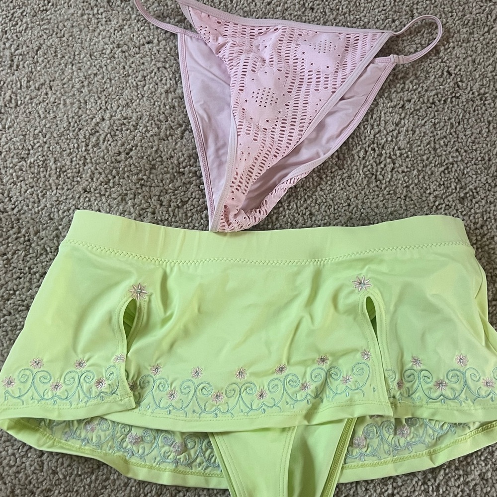 Never worn FRANKIES bottoms